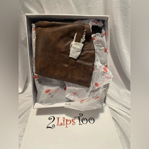 Boots - Picture 2 of 4